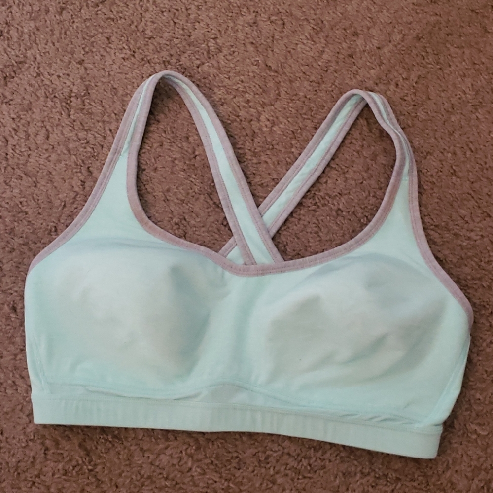 GapFit Sports Bra